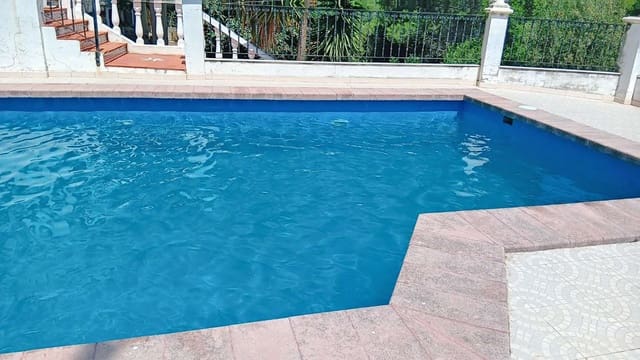 Chalet de 3 habitaciones en Llaurí en venta con piscina - 270.000 € (Ref: 8679526)