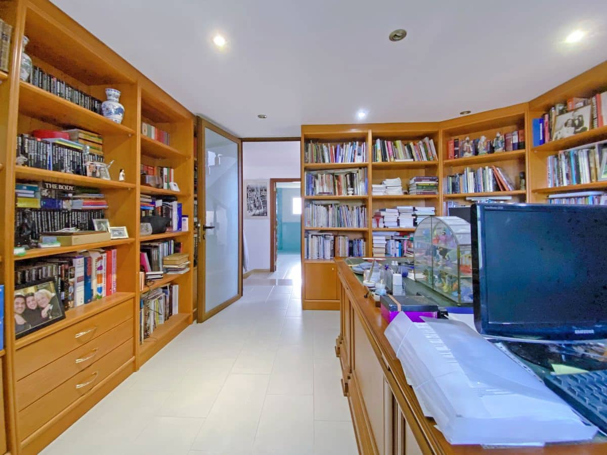 9 soveværelse Villa til salg i Beniganim med swimmingpool - € 899.000 (Ref: 8840628)