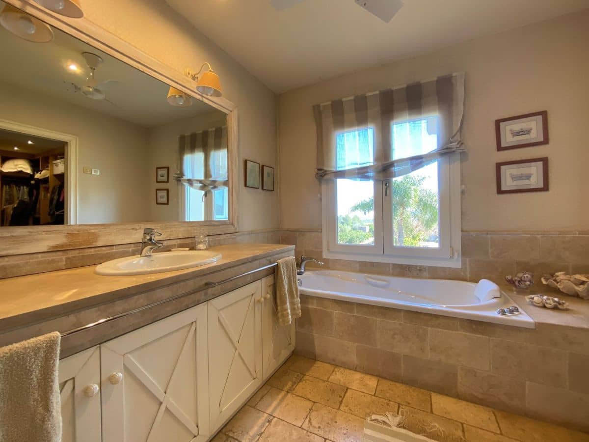 5 soveværelse Villa til salg i Gandia med swimmingpool - € 1.100.000 (Ref: 8866772)