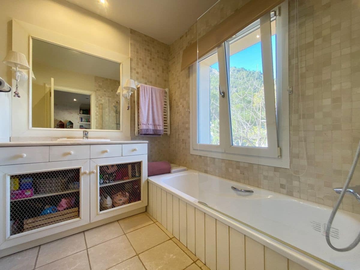 5 soveværelse Villa til salg i Gandia med swimmingpool - € 1.100.000 (Ref: 8866772)