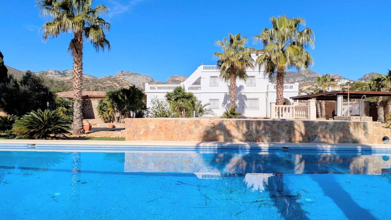 7 slaapkamer Villa te koop in Gandia met zwembad - € 790.000 (Ref: 8910828)