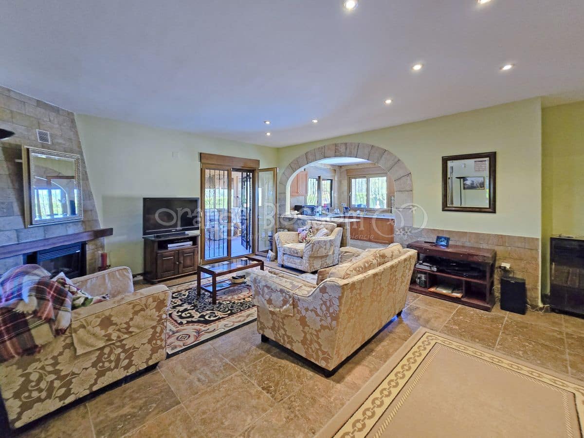 3 soveværelse Villa til salg i Chella med swimmingpool - € 349.950 (Ref: 9050675)