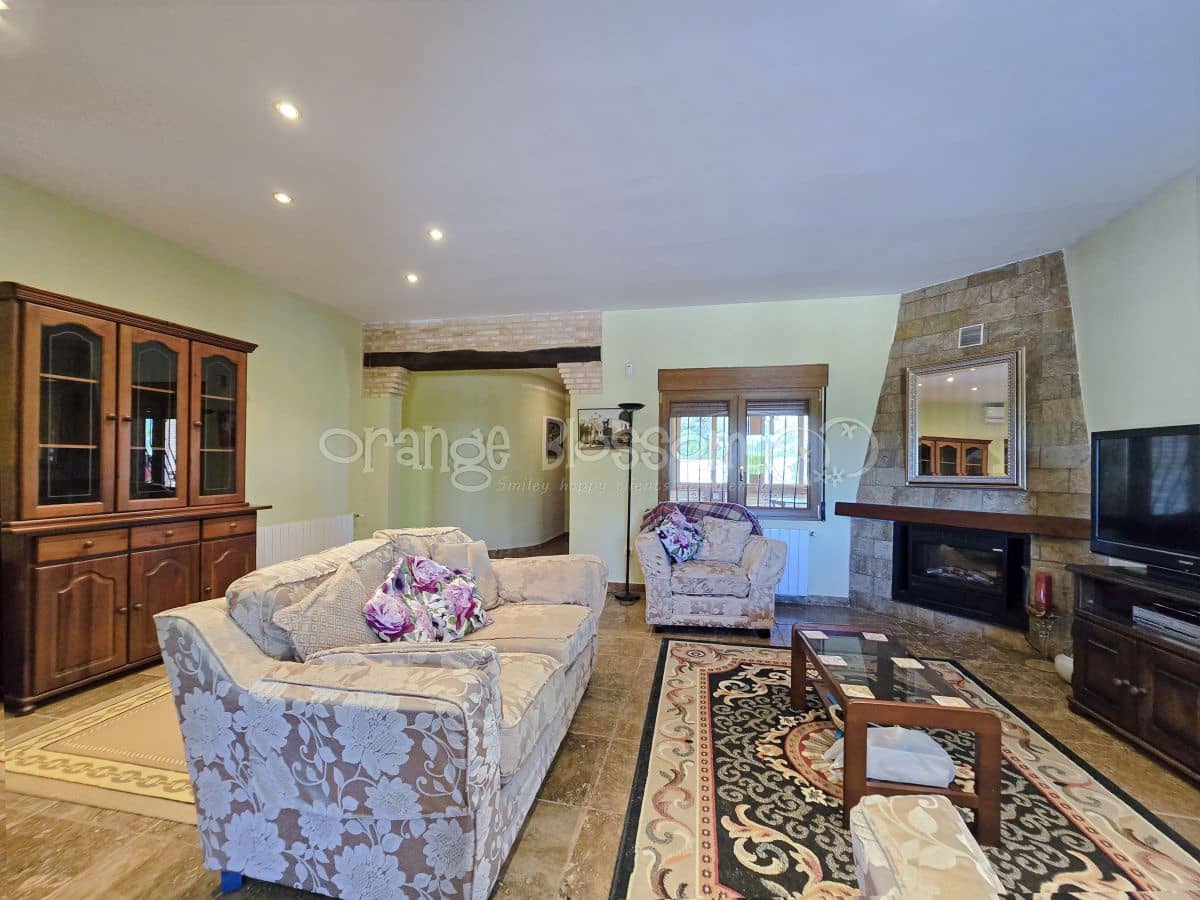 3 soveværelse Villa til salg i Chella med swimmingpool - € 349.950 (Ref: 9050675)