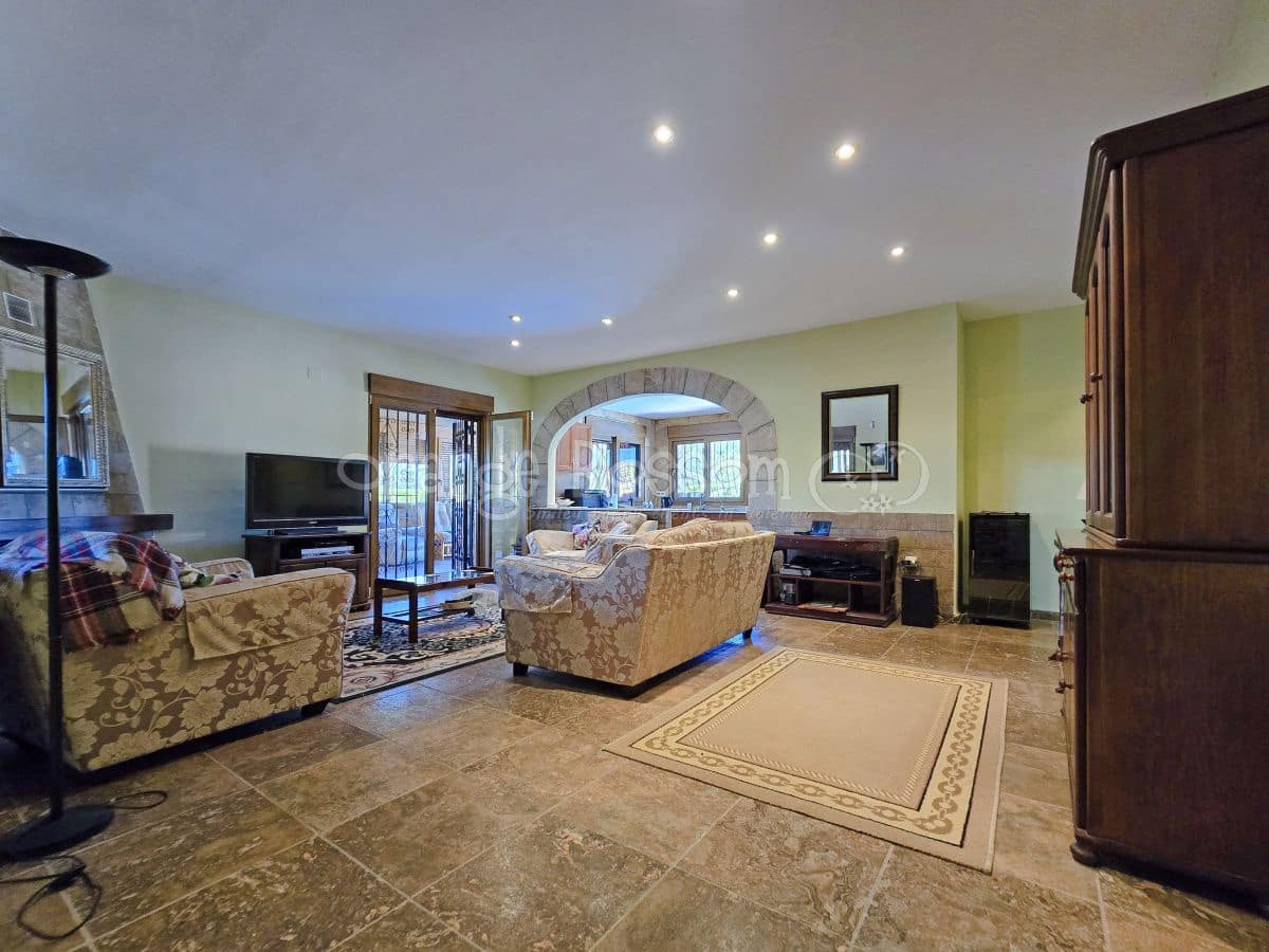 3 soveværelse Villa til salg i Chella med swimmingpool - € 349.950 (Ref: 9050675)