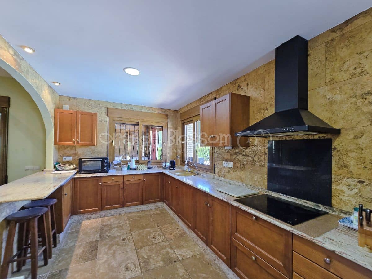 3 soveværelse Villa til salg i Chella med swimmingpool - € 349.950 (Ref: 9050675)