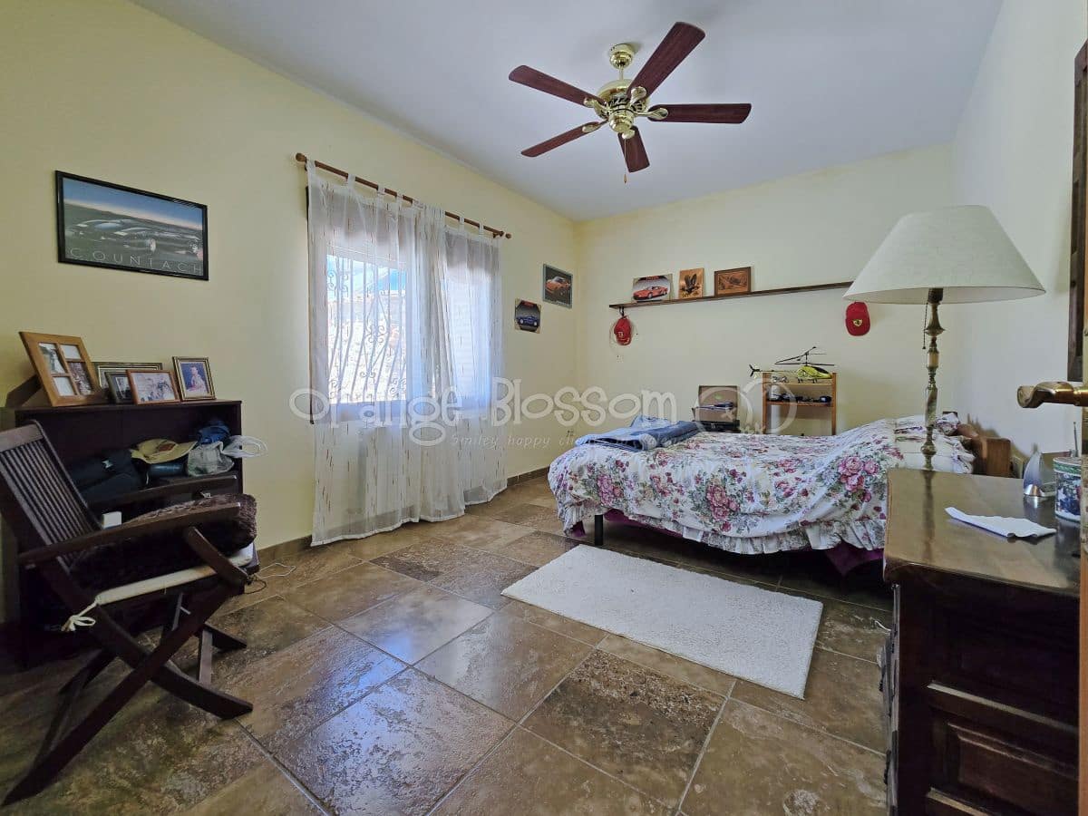 3 soveværelse Villa til salg i Chella med swimmingpool - € 349.950 (Ref: 9050675)