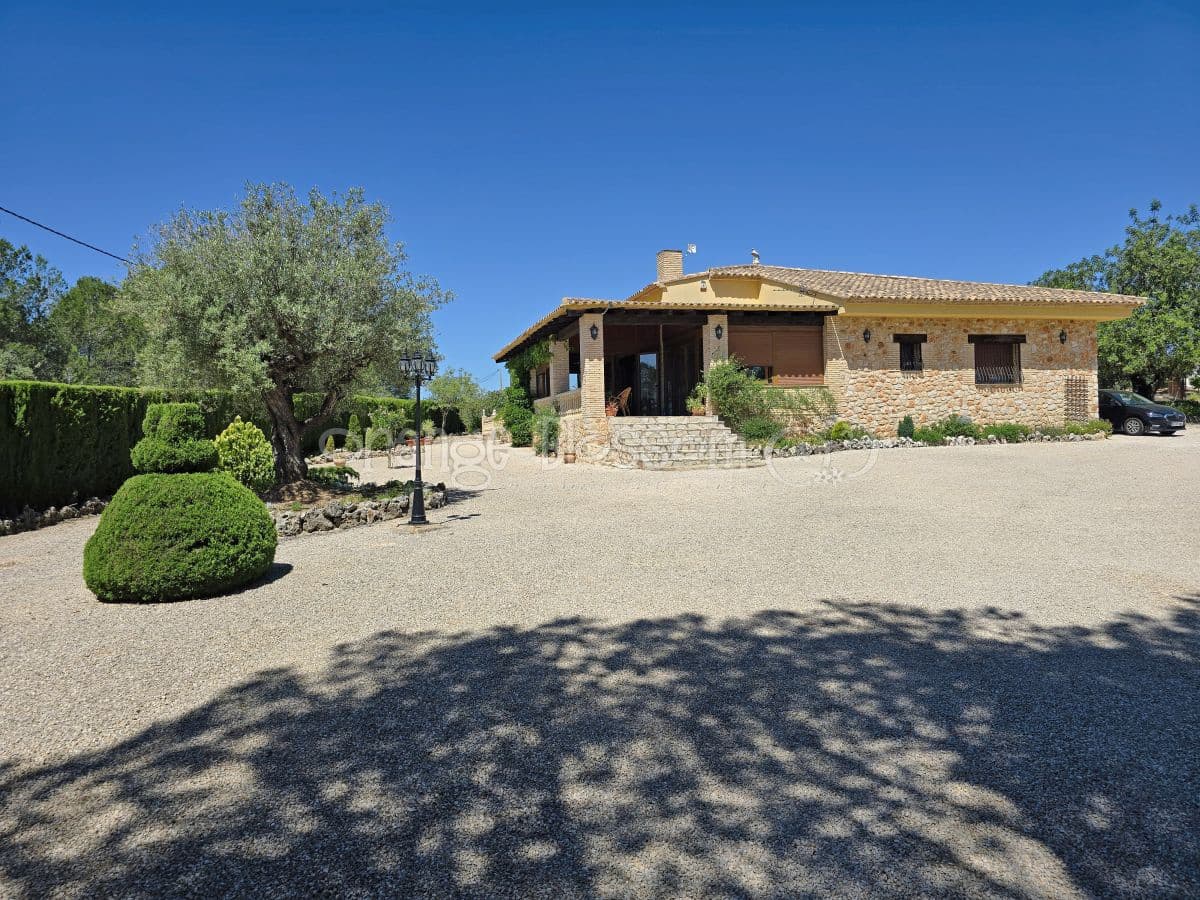 3 soveværelse Villa til salg i Chella med swimmingpool - € 349.950 (Ref: 9050675)