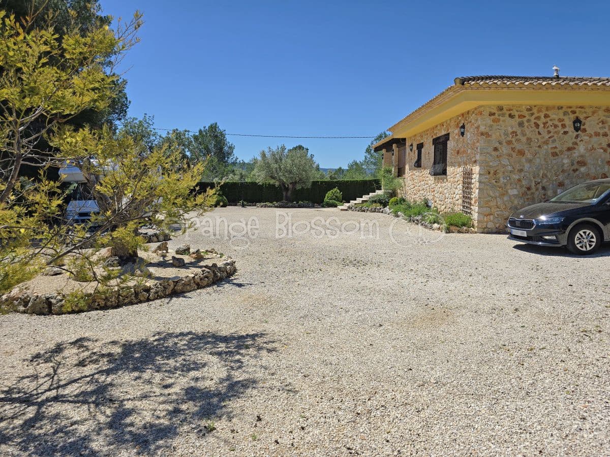 3 soveværelse Villa til salg i Chella med swimmingpool - € 349.950 (Ref: 9050675)