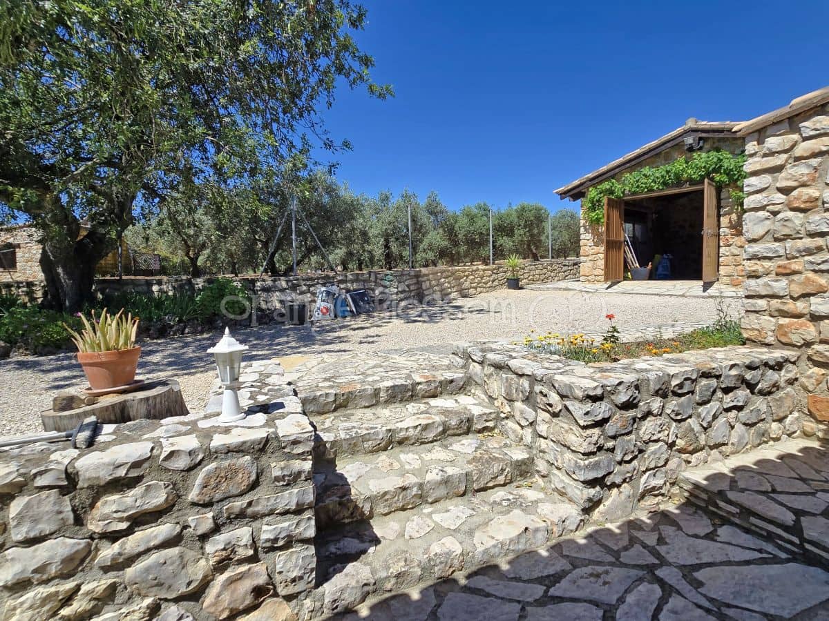 3 soveværelse Villa til salg i Chella med swimmingpool - € 349.950 (Ref: 9050675)