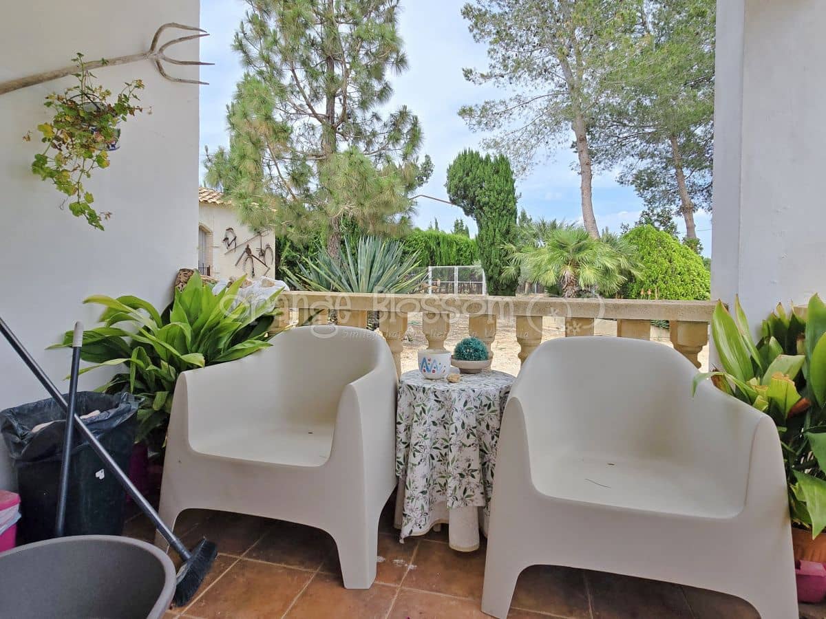 3 soveværelse Villa til salg i Beniganim med swimmingpool - € 235.000 (Ref: 9058801)