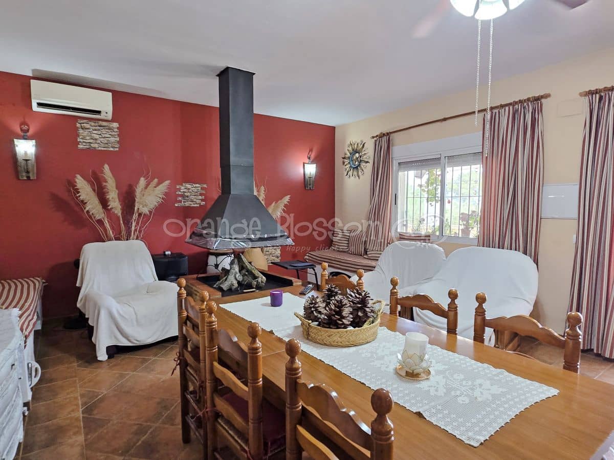 3 soveværelse Villa til salg i Beniganim med swimmingpool - € 235.000 (Ref: 9058801)