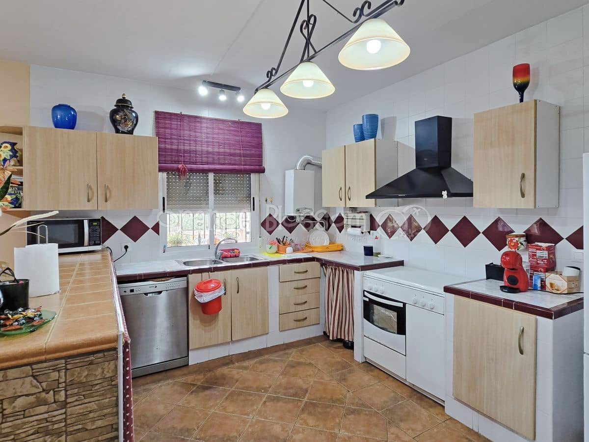 3 soveværelse Villa til salg i Beniganim med swimmingpool - € 235.000 (Ref: 9058801)