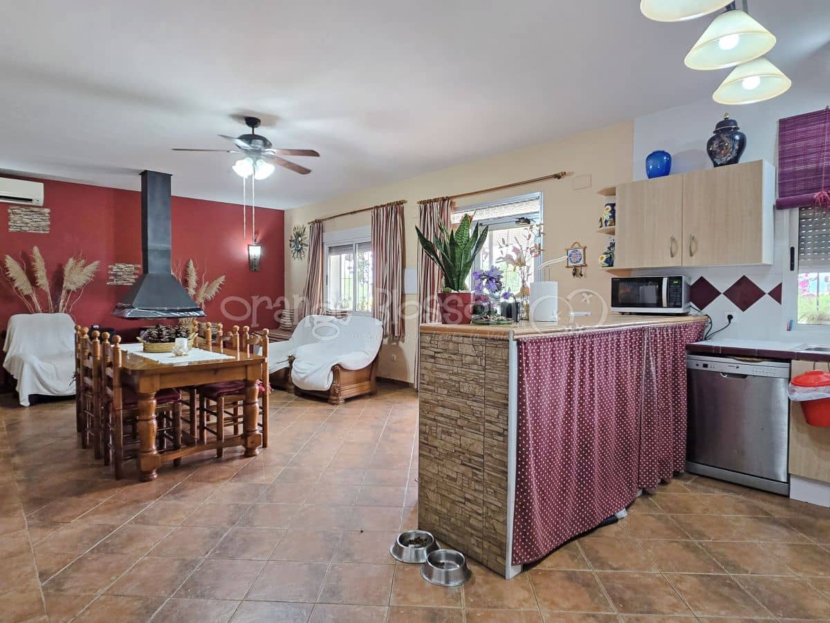 3 soveværelse Villa til salg i Beniganim med swimmingpool - € 235.000 (Ref: 9058801)