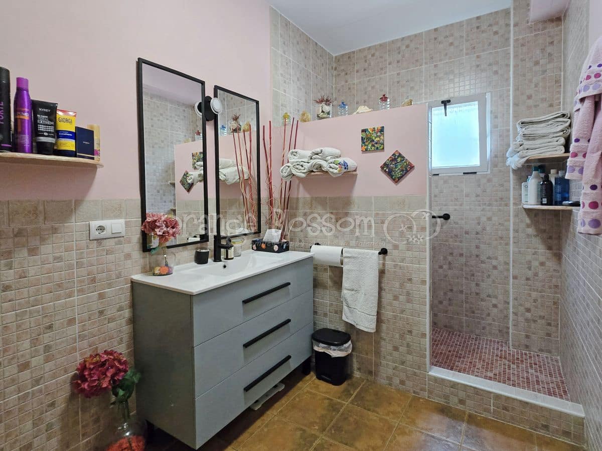 3 soveværelse Villa til salg i Beniganim med swimmingpool - € 235.000 (Ref: 9058801)