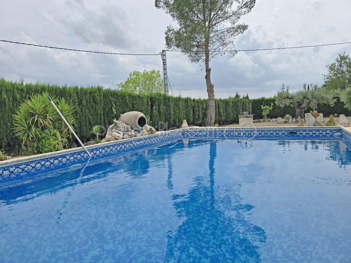 3 soveværelse Villa til salg i Beniganim med swimmingpool - € 235.000 (Ref: 9058801)