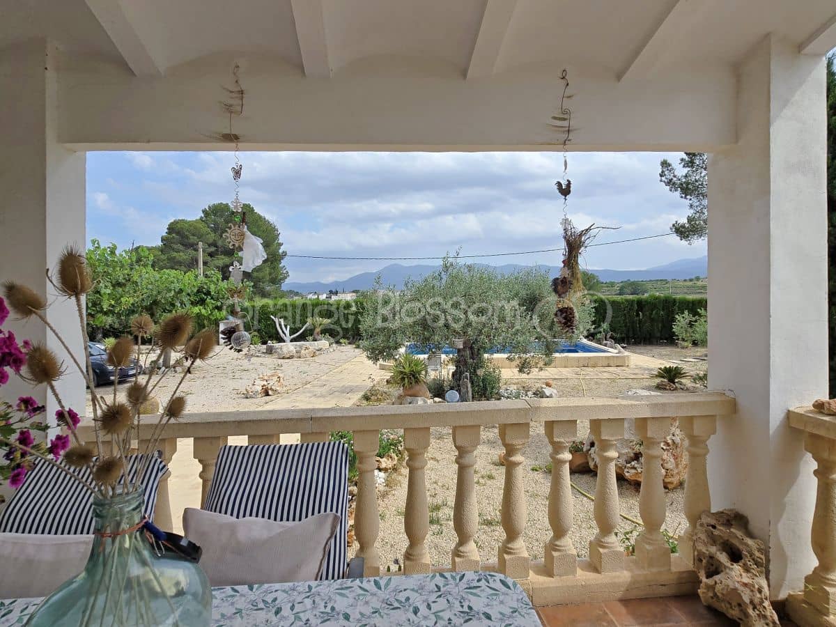 3 soveværelse Villa til salg i Beniganim med swimmingpool - € 235.000 (Ref: 9058801)