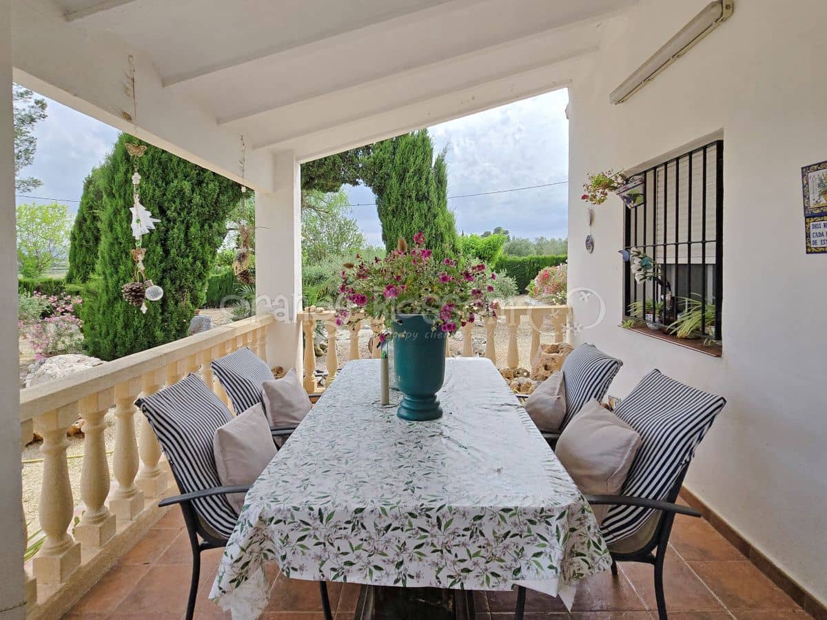 3 soveværelse Villa til salg i Beniganim med swimmingpool - € 235.000 (Ref: 9058801)