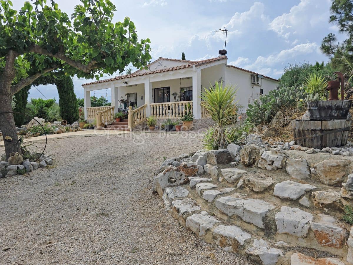 3 soveværelse Villa til salg i Beniganim med swimmingpool - € 235.000 (Ref: 9058801)