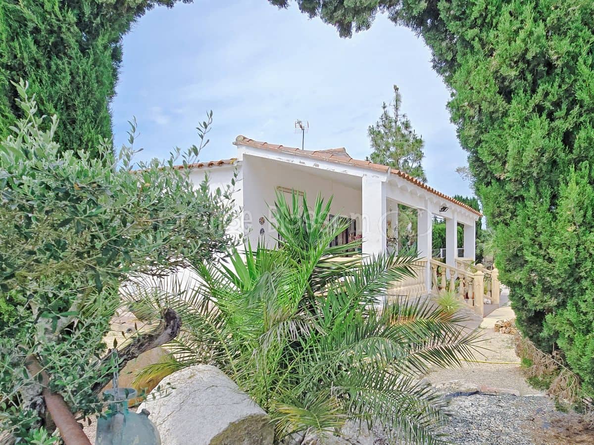 3 soveværelse Villa til salg i Beniganim med swimmingpool - € 235.000 (Ref: 9058801)