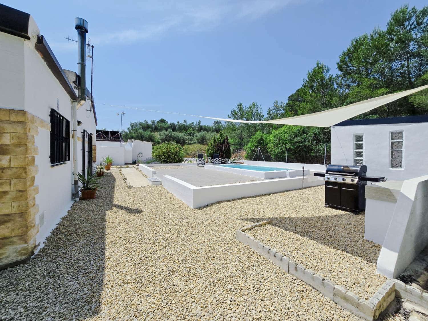 3 bedroom Villa for sale in Beniganim with pool - € 234,950 (Ref: 9084901)