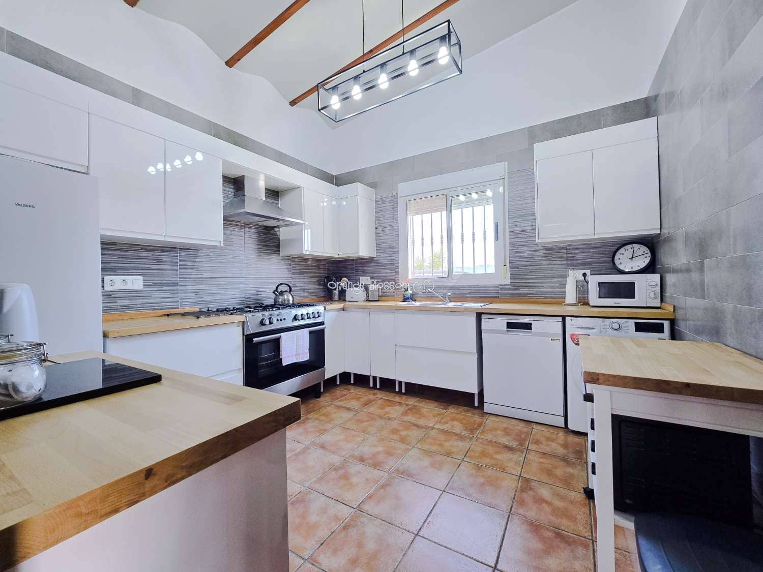 3 bedroom Villa for sale in Beniganim with pool - € 234,950 (Ref: 9084901)