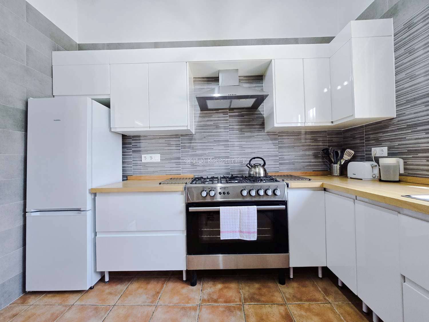 3 bedroom Villa for sale in Beniganim with pool - € 234,950 (Ref: 9084901)