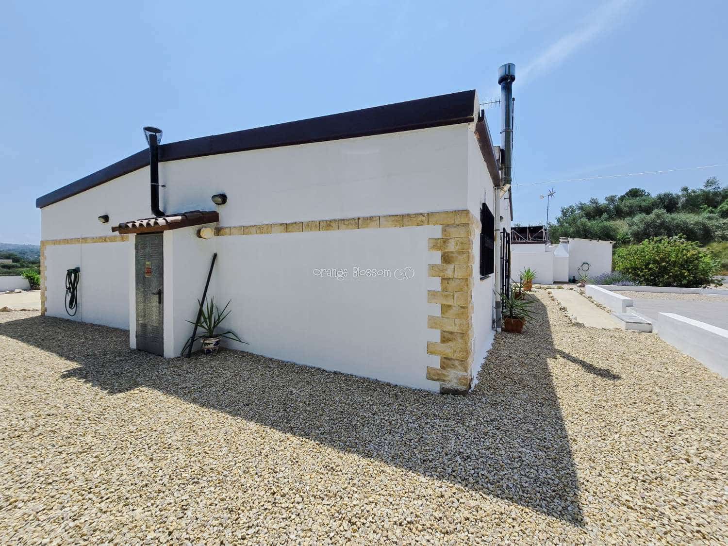 3 bedroom Villa for sale in Beniganim with pool - € 234,950 (Ref: 9084901)