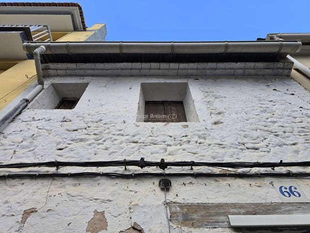 2 bedroom Townhouse for sale in Benigánim - € 27,950 (Ref: 9136855)