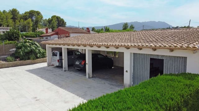 Chalet de 6 habitaciones en La Font d'En Carròs en venta con piscina - 699.000 € (Ref: 9145194)