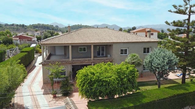 Chalet de 6 habitaciones en La Font d'En Carròs en venta con piscina - 699.000 € (Ref: 9145194)