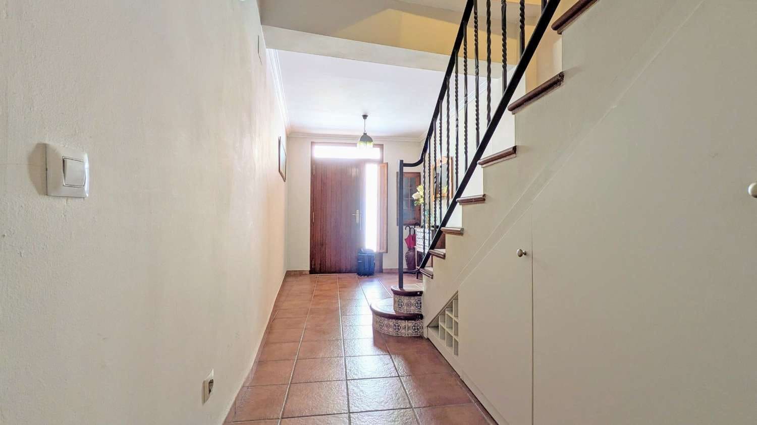 5 slaapkamer Rijtjeshuis te koop in Albaida - € 274.950 (Ref: 9145195)