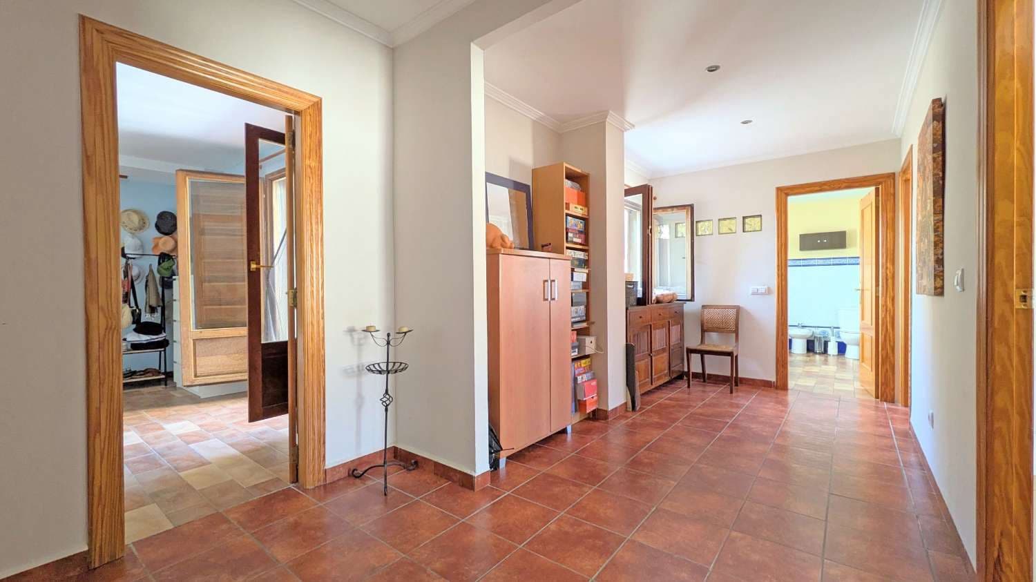 5 slaapkamer Rijtjeshuis te koop in Albaida - € 274.950 (Ref: 9145195)