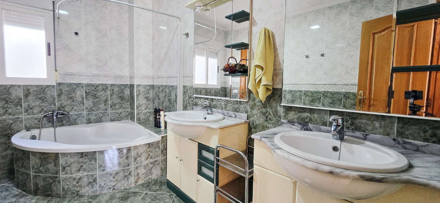 4 bedroom Townhouse for sale in Villalonga - € 169,000 (Ref: 9228140)