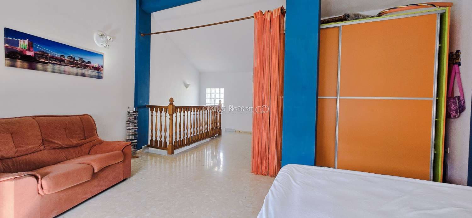 4 bedroom Townhouse for sale in Villalonga - € 169,000 (Ref: 9228140)