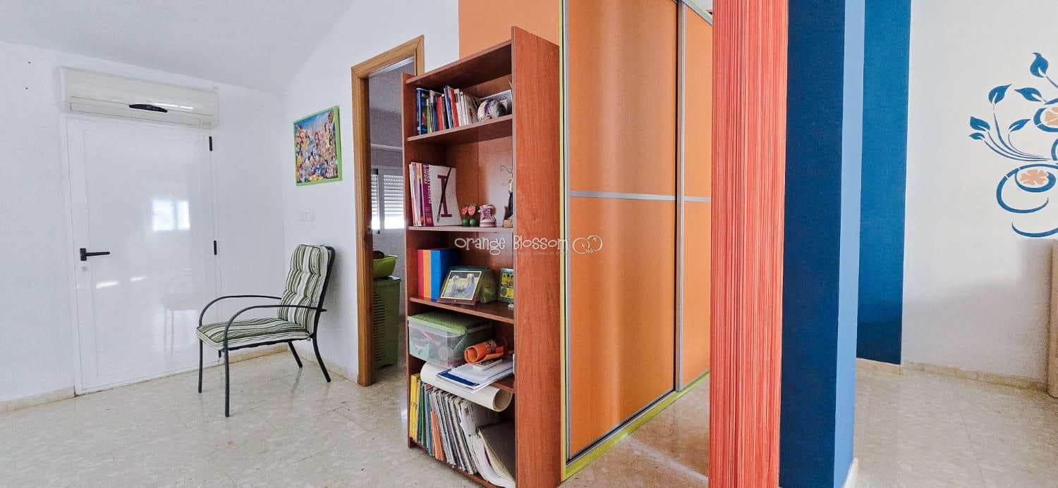 4 bedroom Townhouse for sale in Villalonga - € 169,000 (Ref: 9228140)