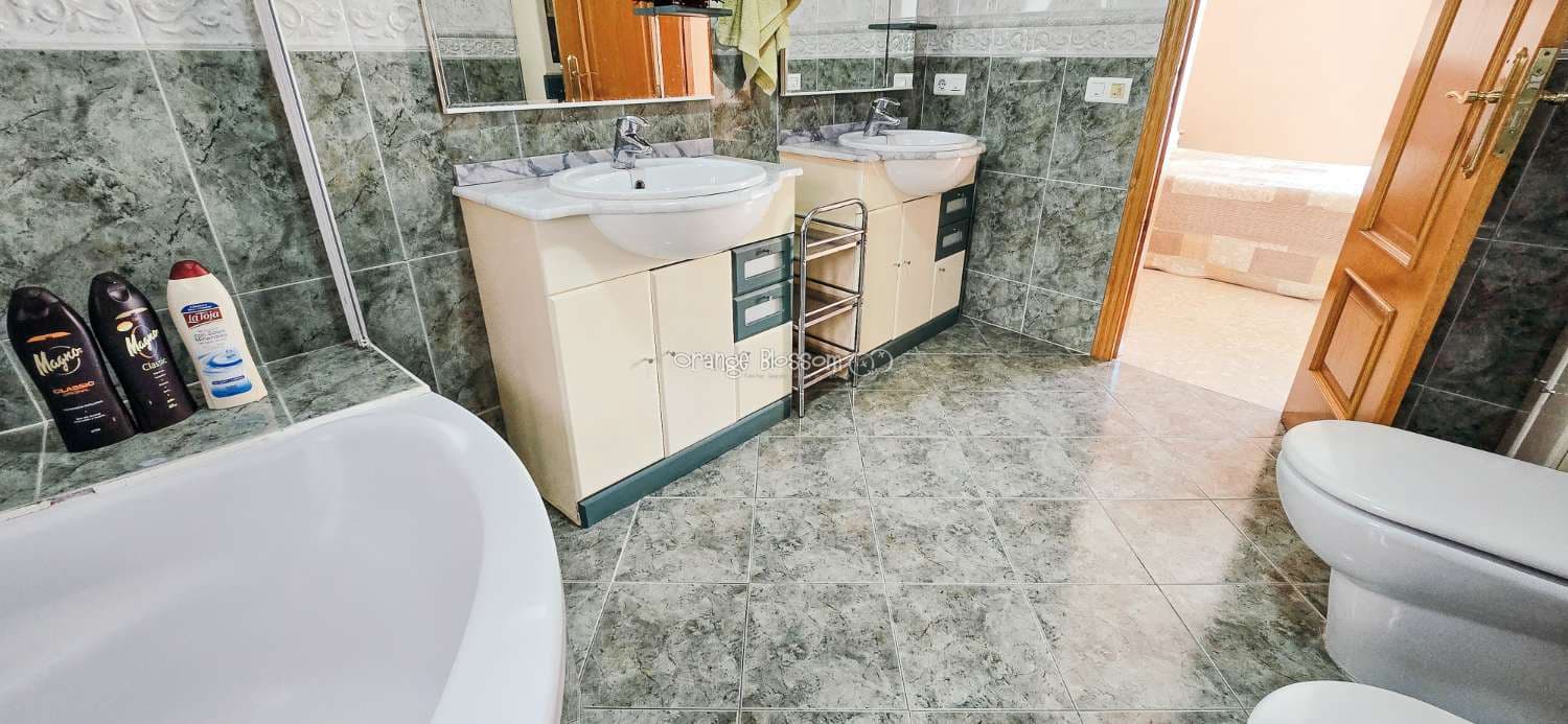 4 bedroom Townhouse for sale in Villalonga - € 169,000 (Ref: 9228140)