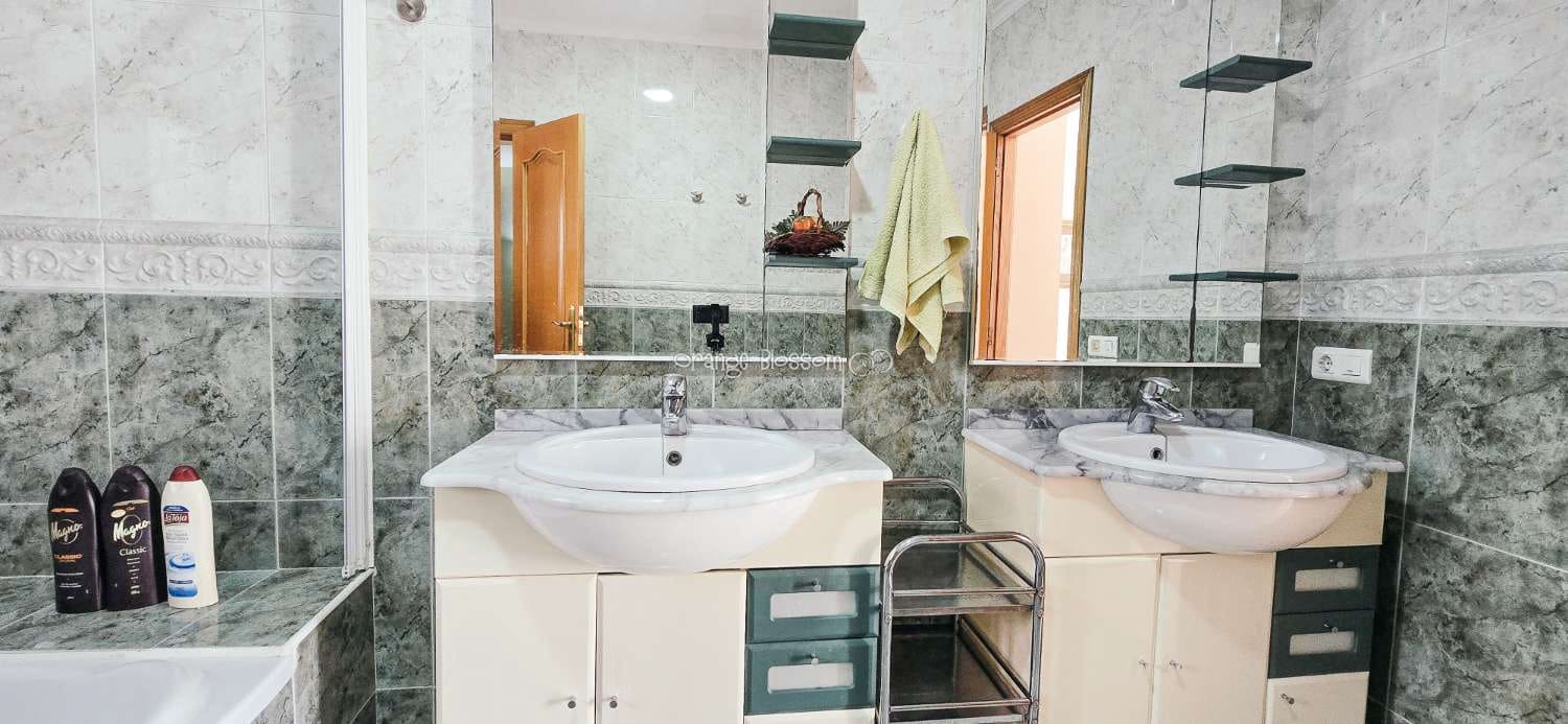 4 bedroom Townhouse for sale in Villalonga - € 169,000 (Ref: 9228140)