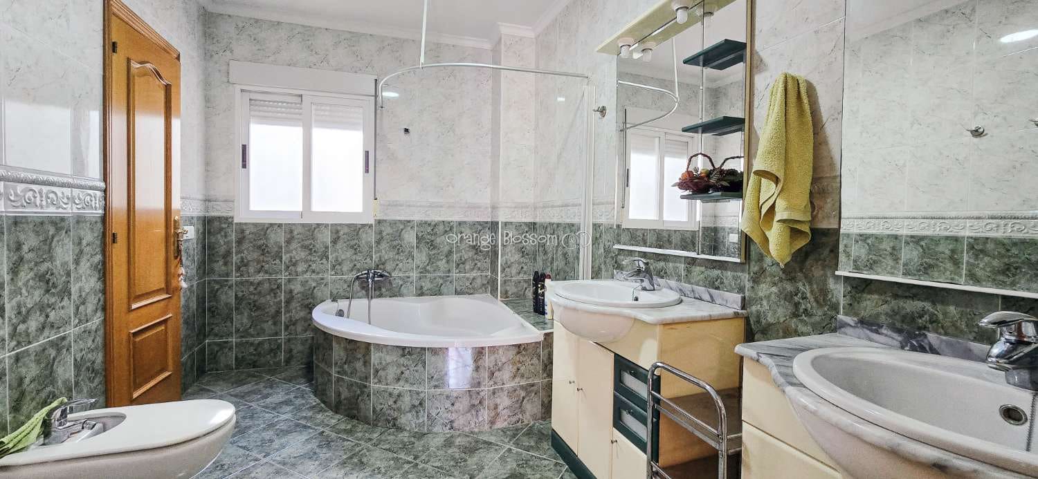 4 bedroom Townhouse for sale in Villalonga - € 169,000 (Ref: 9228140)