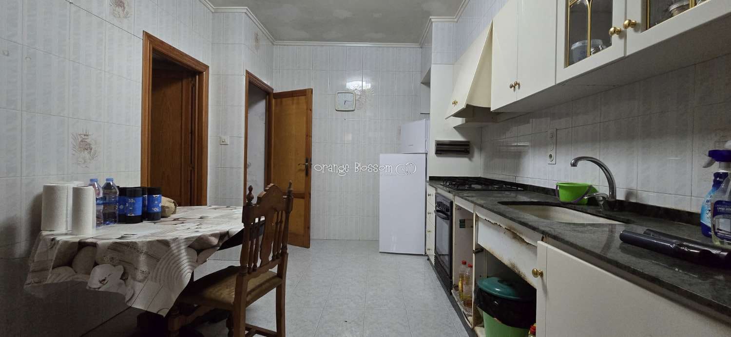 Casa de 4 habitaciones en Oliva en venta - 129.950 € (Ref: 9304865)
