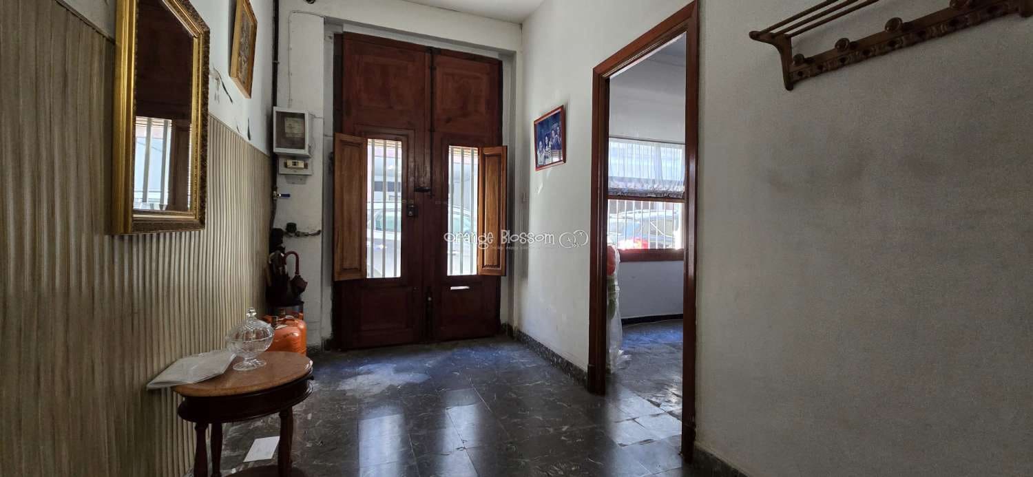 Casa de 4 habitaciones en Oliva en venta - 129.950 € (Ref: 9304865)