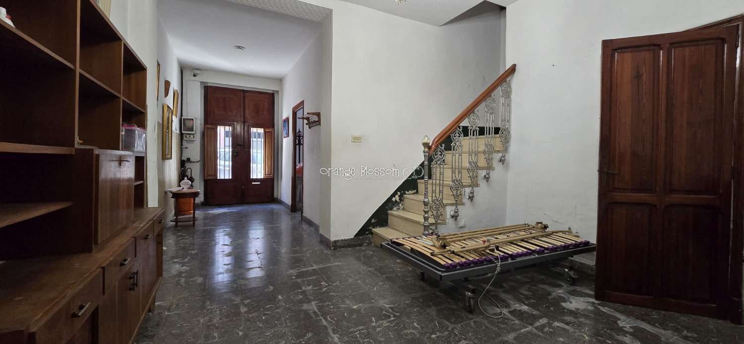 Casa de 4 habitaciones en Oliva en venta - 129.950 € (Ref: 9304865)