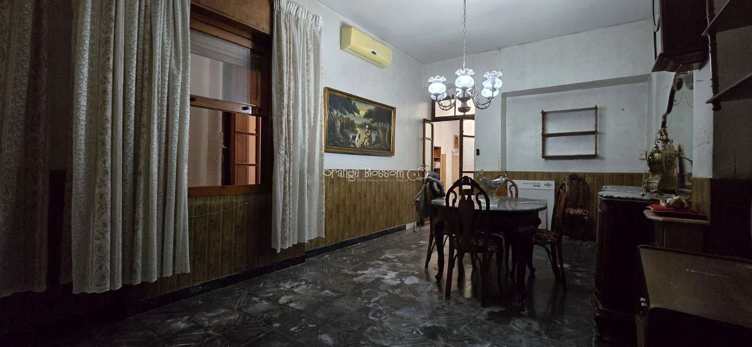 Casa de 4 habitaciones en Oliva en venta - 129.950 € (Ref: 9304865)