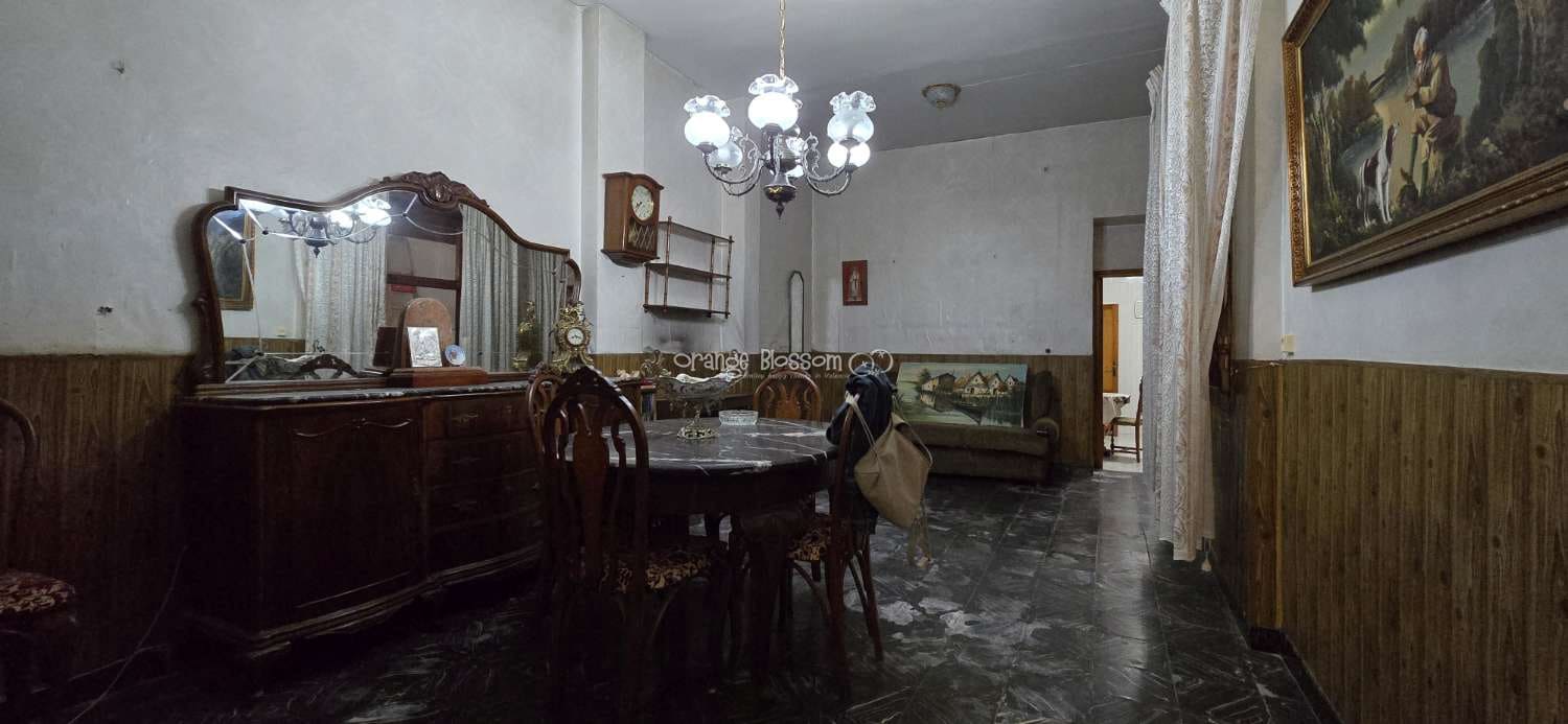 Casa de 4 habitaciones en Oliva en venta - 129.950 € (Ref: 9304865)