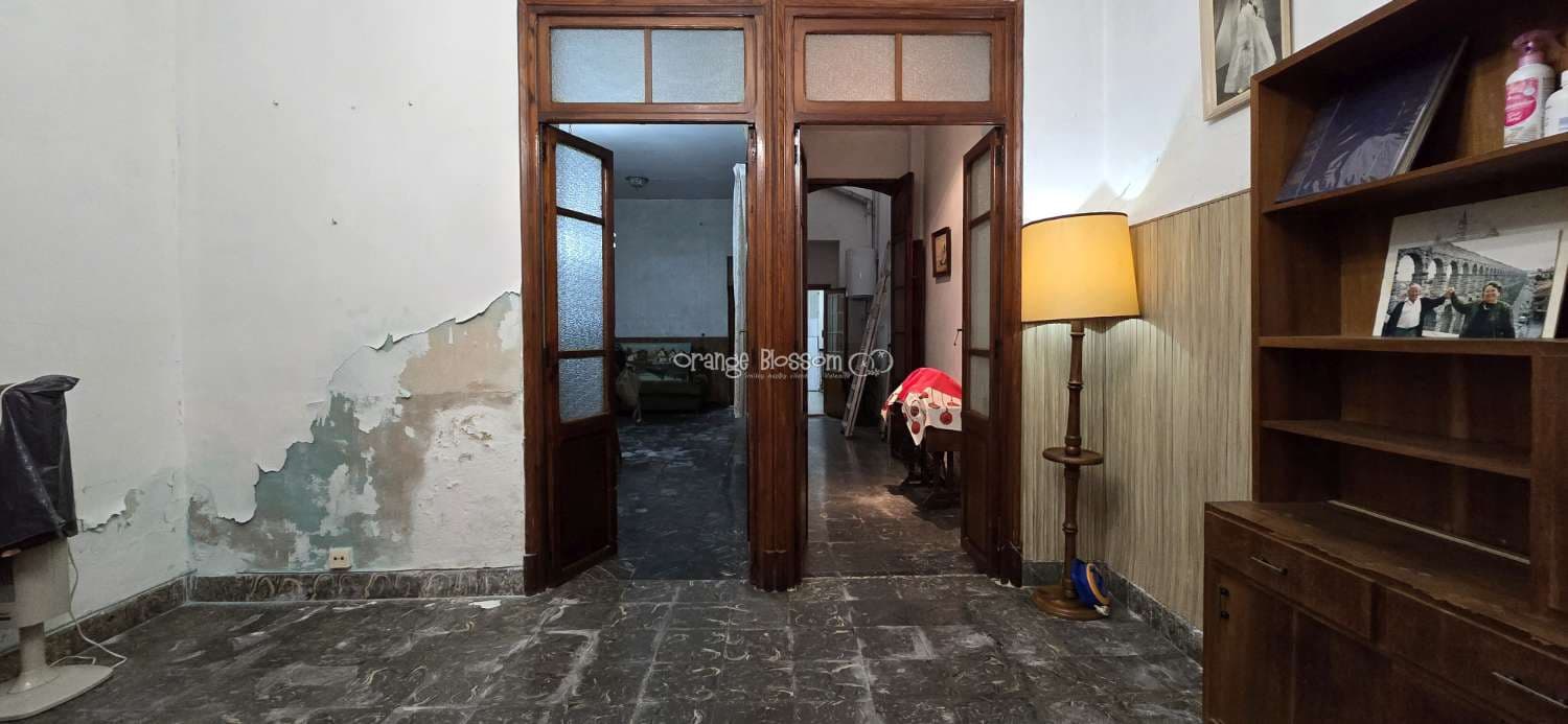 Casa de 4 habitaciones en Oliva en venta - 129.950 € (Ref: 9304865)