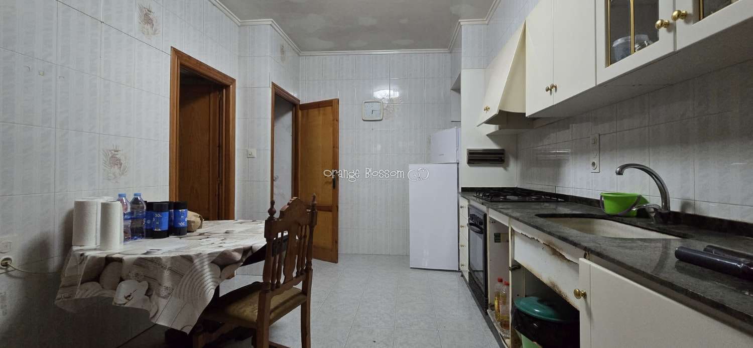 Casa de 4 habitaciones en Oliva en venta - 129.950 € (Ref: 9304865)