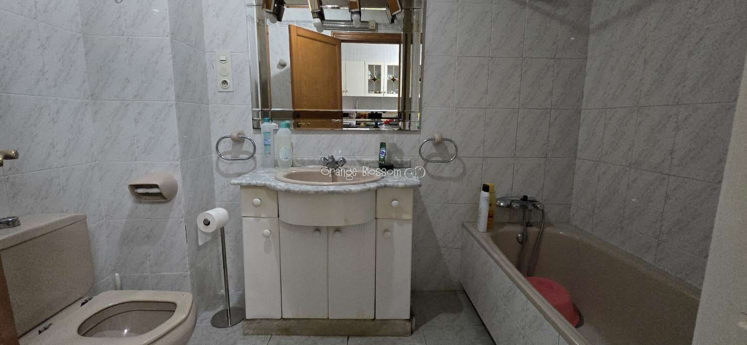 Casa de 4 habitaciones en Oliva en venta - 129.950 € (Ref: 9304865)