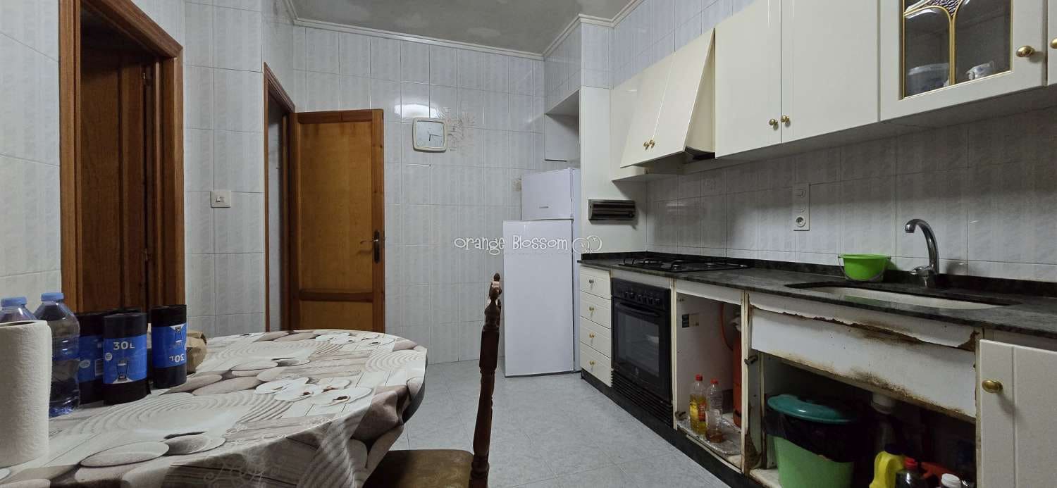 Casa de 4 habitaciones en Oliva en venta - 129.950 € (Ref: 9304865)