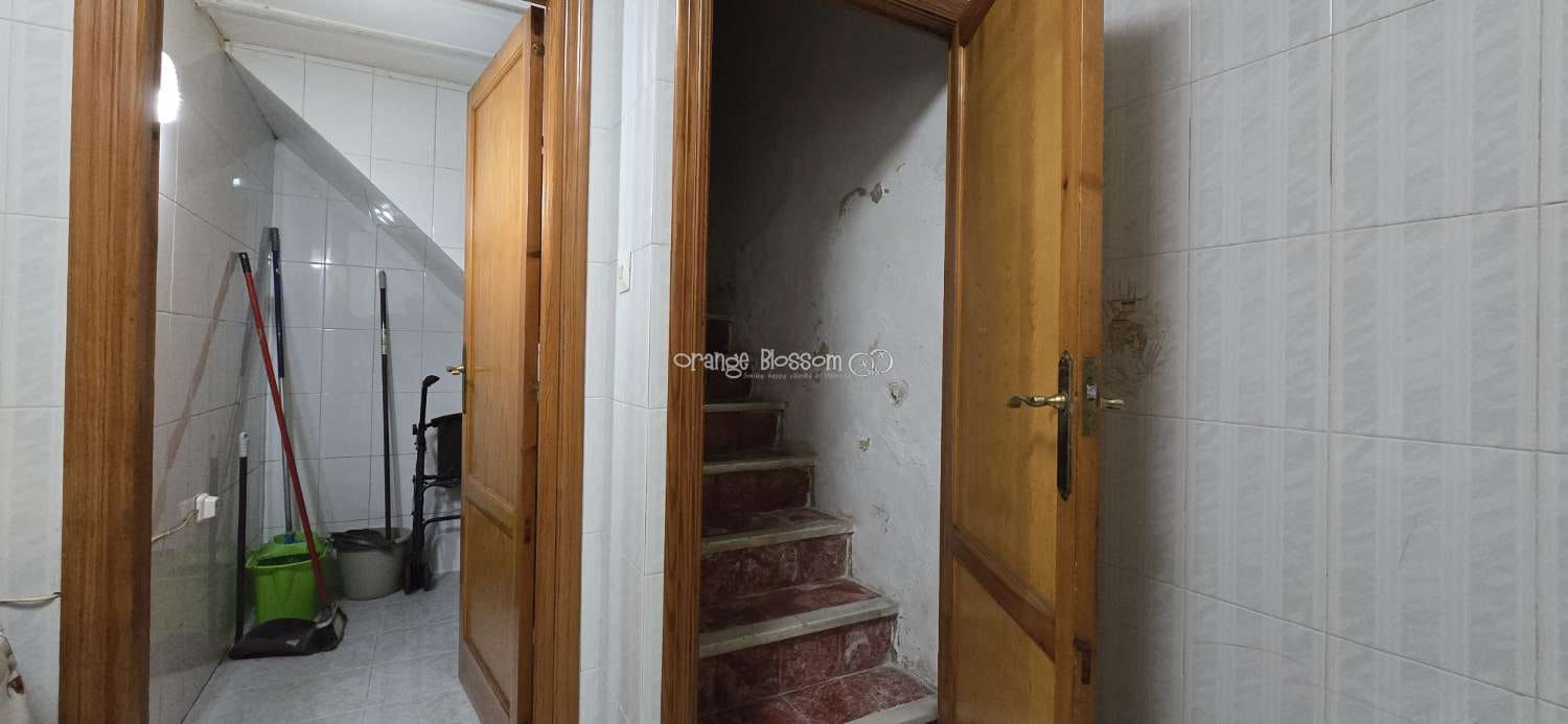 Casa de 4 habitaciones en Oliva en venta - 129.950 € (Ref: 9304865)