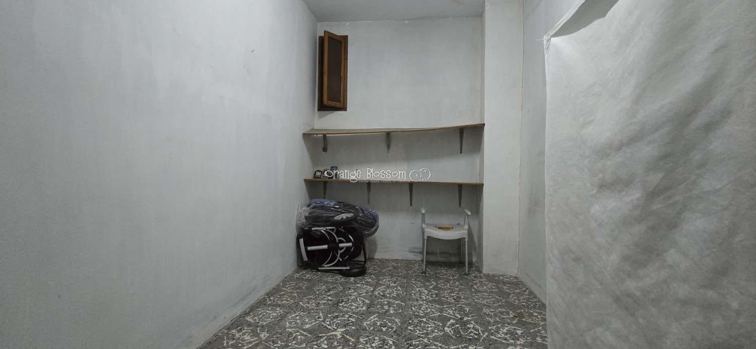 Casa de 4 habitaciones en Oliva en venta - 129.950 € (Ref: 9304865)