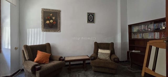 Casa de 4 habitaciones en Oliva en venta - 129.950 € (Ref: 9304865)
